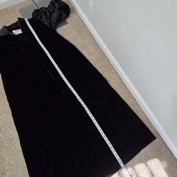 Sz S Late 70s-80s Vintage David Brown for Saks Black Velvet Zipup Gown/Maxi Coat - Picture 13 of 14